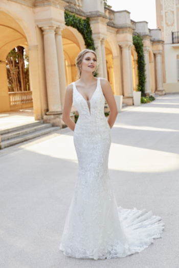 Beautiful Victoria Jane slim fit & flare gown