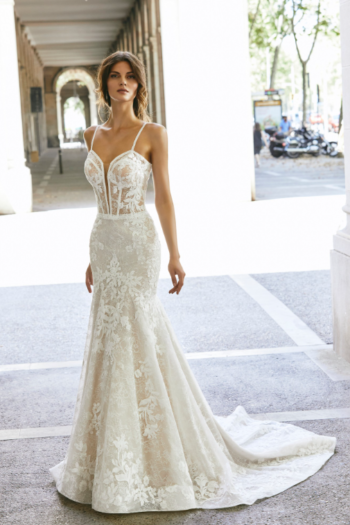 Beautiful lace wedding dress by Victoria Jane